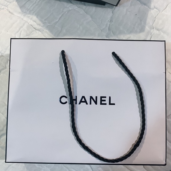 NWOT Chanel Box, Bag and Ribbon - Picture 4 of 5